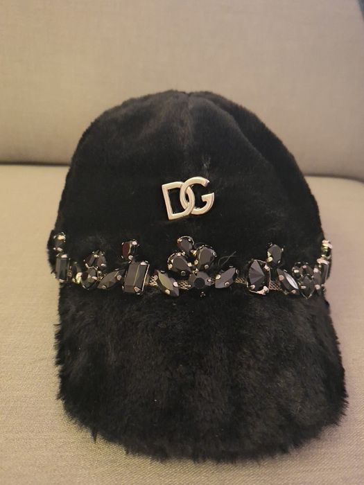 Зимни шапки, черни пухкава, S-M размер