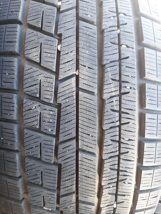Продам шины 235/45/18 якогама