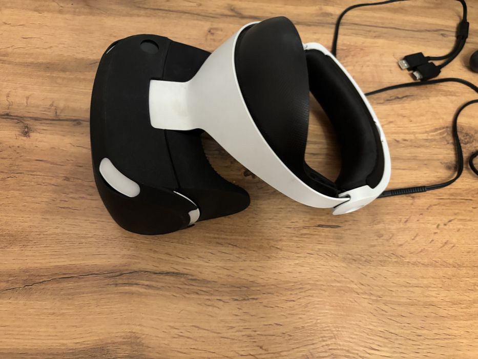 Прошитая PS4 Fat (1 ТБ) + PlayStation VR + 2 геймпада
