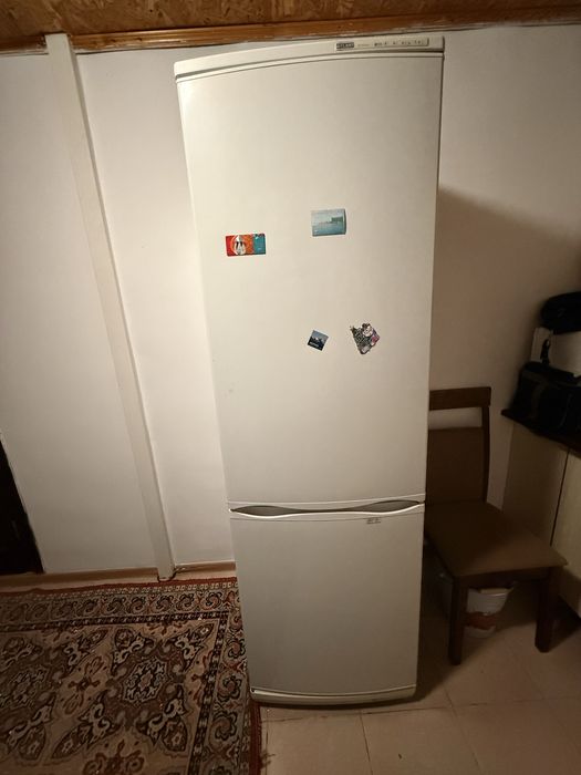 Продам Холодильник Atlant