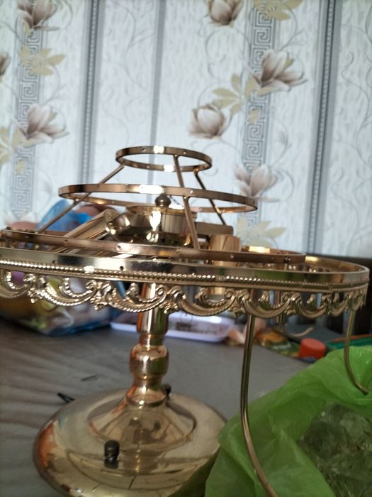 Продам красивую люстру