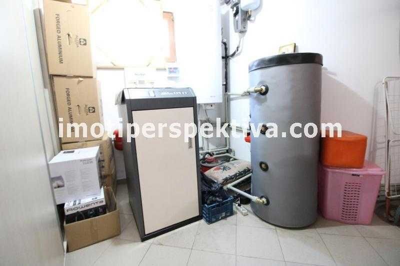 Продава се Къща в Пловдив, Остромила - 240 кв.м за 1218 €/кв.м - Снимка #13