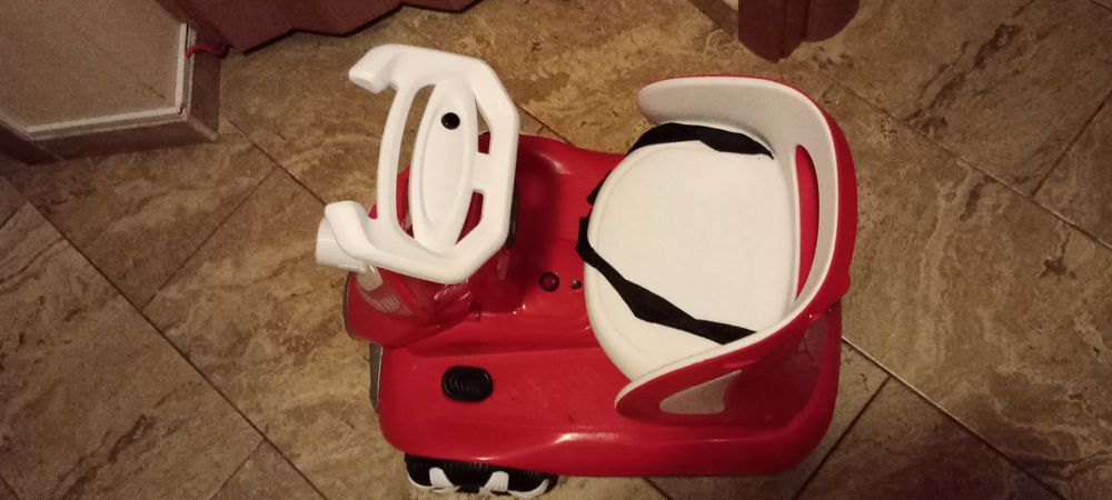 Vând mașinuță electrica pt copii