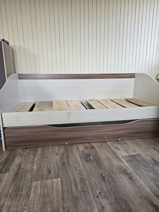 Продам кровать с ящиком