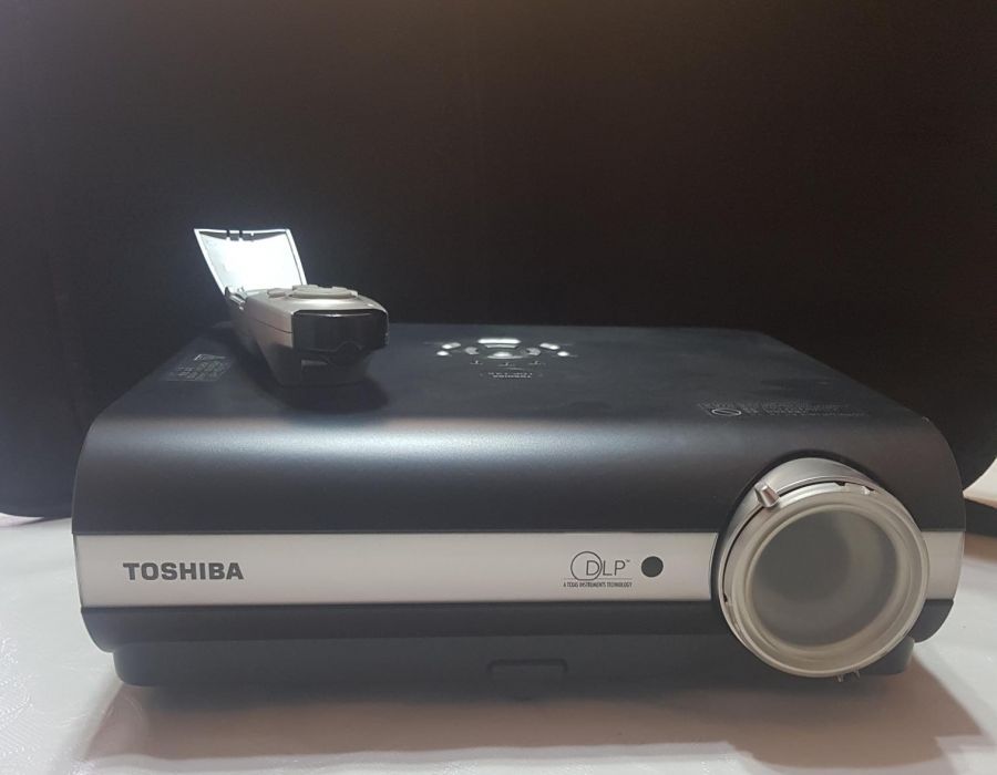 Видеопректор Тошиба