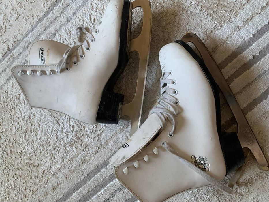 Продам Женские коньки