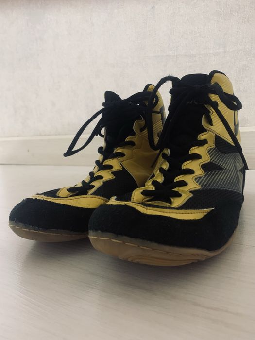 Борцовки asics золотые