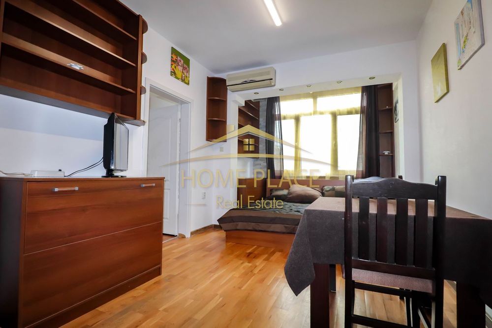 Дава се под наем Тристаен апартамент в Варна, Център - 80 кв.м за 612 € - Снимка #2