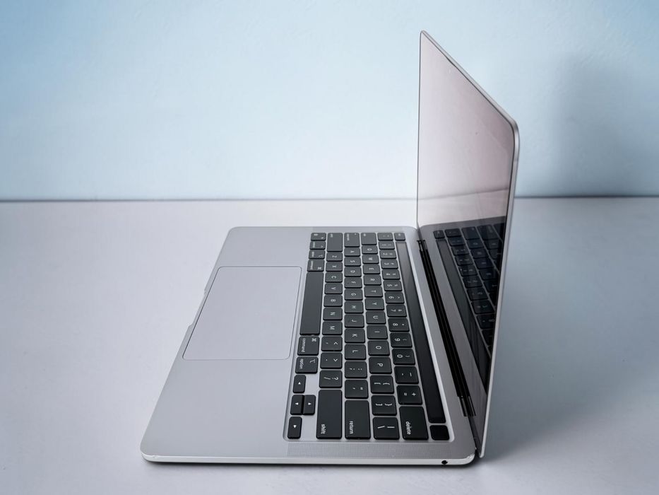 Apple MacBook Pro 13 M2 8RAM 256GB Touch Bar Space Gray 94% Батерия! Гараниця!
