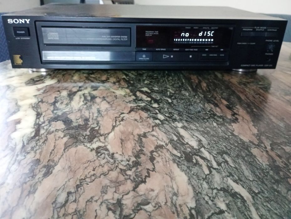 Продавам - Сони СД