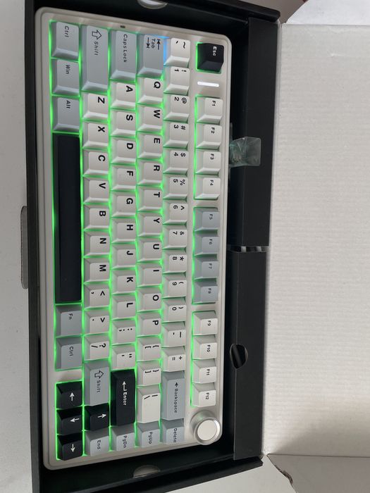 Aula f75  продам