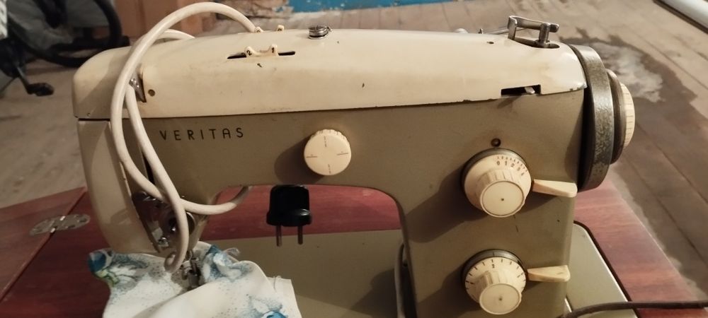 Швейная машинка Б/У