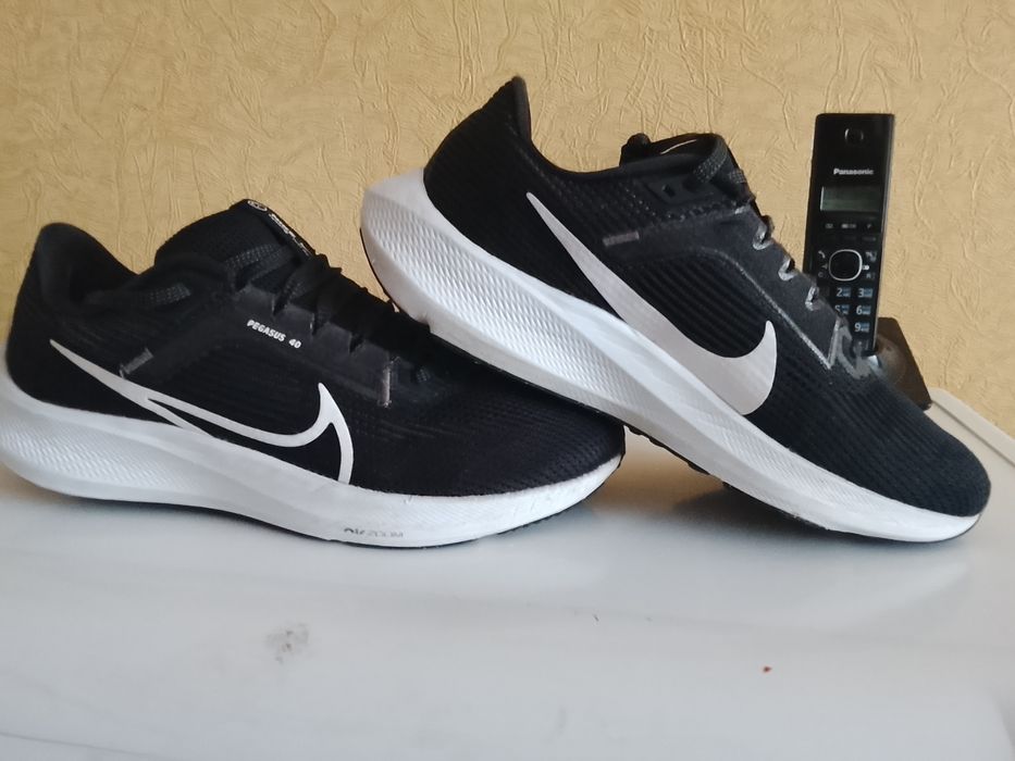 Кроссовки. NIKE.