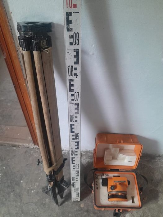 Нивелир продам срочно