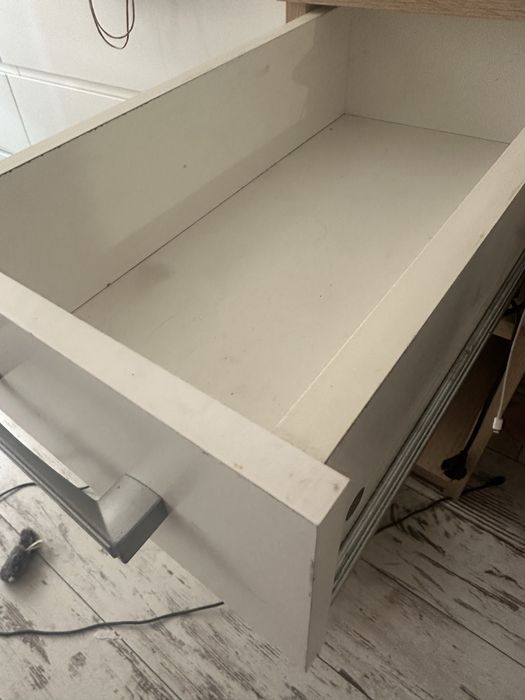 Бюро - тоалеетка.