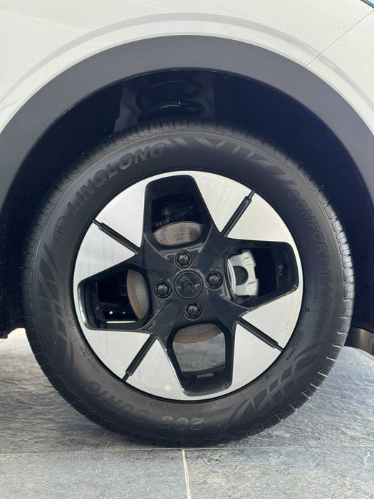 Geely EX 2 EV 400 km full nalichida rassrochkaga