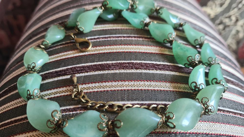 Продаются бусы .НЕФРИТ