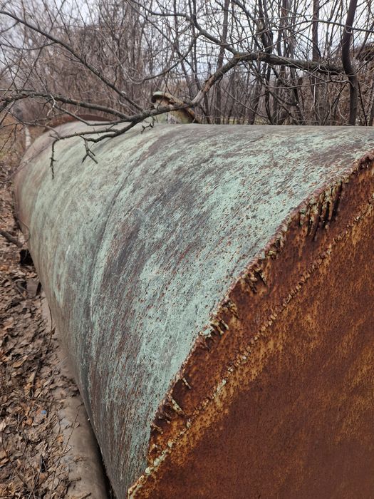 Продам бак  около 4500 кубов