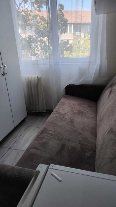 Garsoniera 12 m patrati de închiriat - Rogerius Oradea