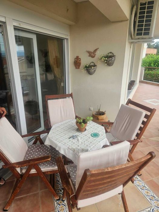 Прекрасна двуетажна къща 300 кв.м с гледка