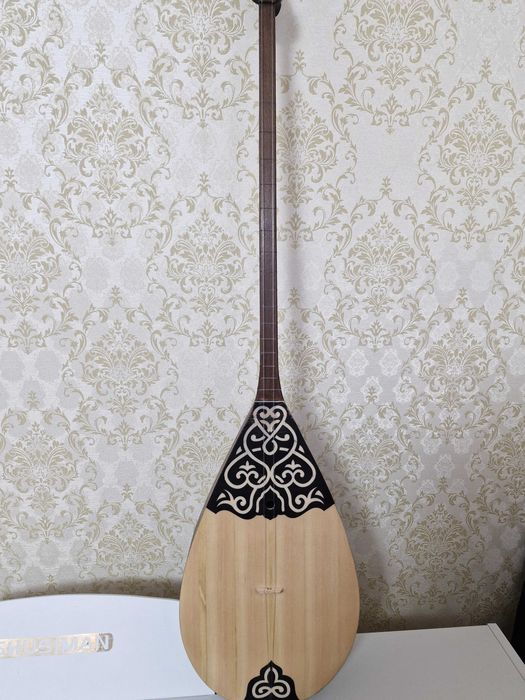 Домбыра. Сапалы. Жаңа.