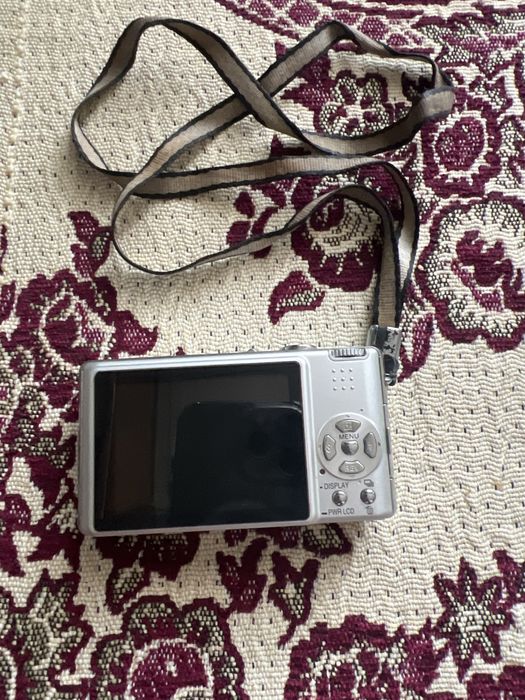 Продается Фотоаппарат panasonics с флешкой  (made in japan)