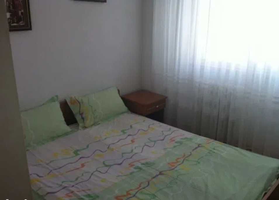 Дава се под наем Тристаен апартамент в Пловдив, Христо Смирненски - 82 кв.м за 331.5 € - Снимка #2