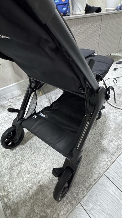 Продам прогулочную коляску EASY WALKER jackey