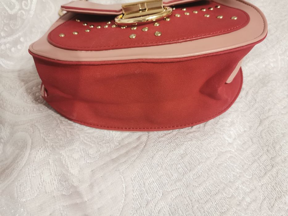 Vând gentuța Epica