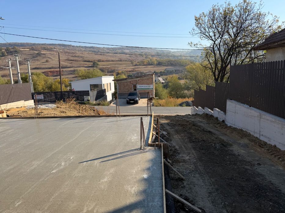 Persoana Fizica  Vand casa unifamilială P+E, suprafata utila 133 mp