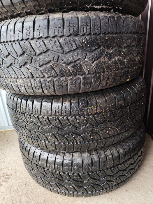 Vând 4 anvelope 265/65/r17