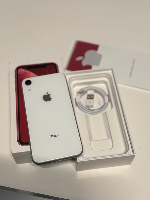 iPhone XR White Piese/Recarosare
