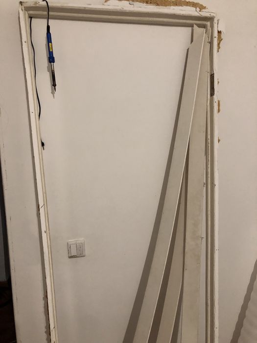 Продам белые двери