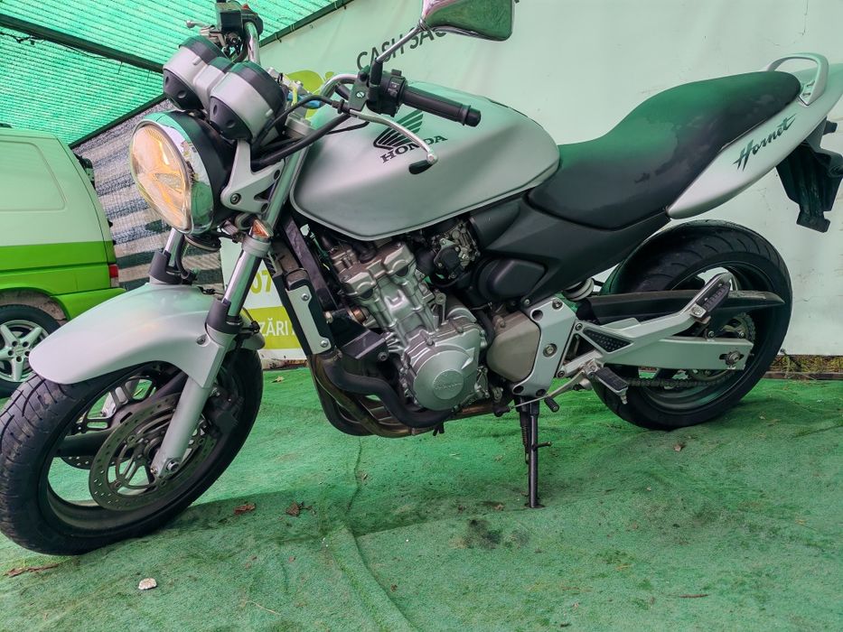 Honda Hornet 600 cmc 2003 cas sau rate
