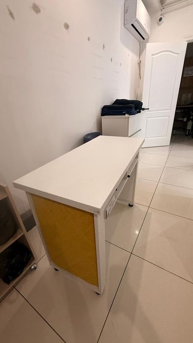 Стол для мастера маникюра