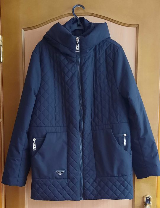 Продам куртку женскую