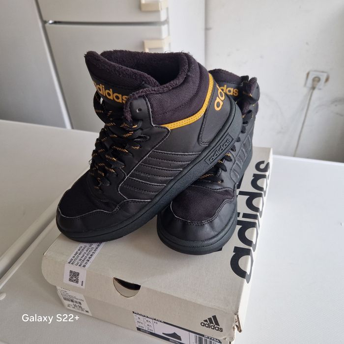 Детски маратонки Adidas номер 37