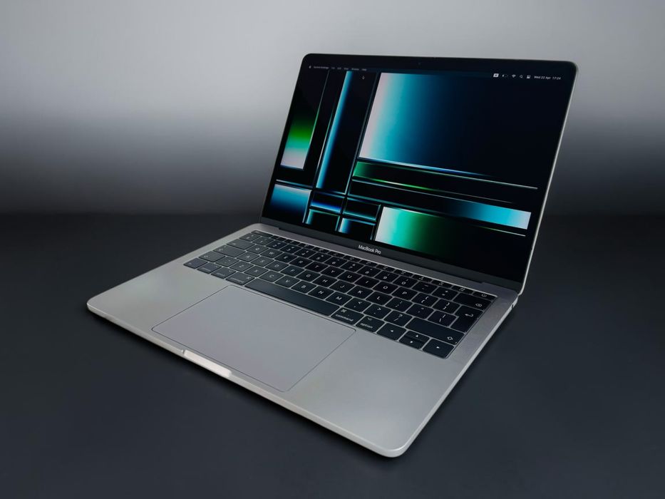 Лаптоп Аpple MacBook Pro 13 2017 i5 2,3Ghz 8RAM 256GB Гаранция!
