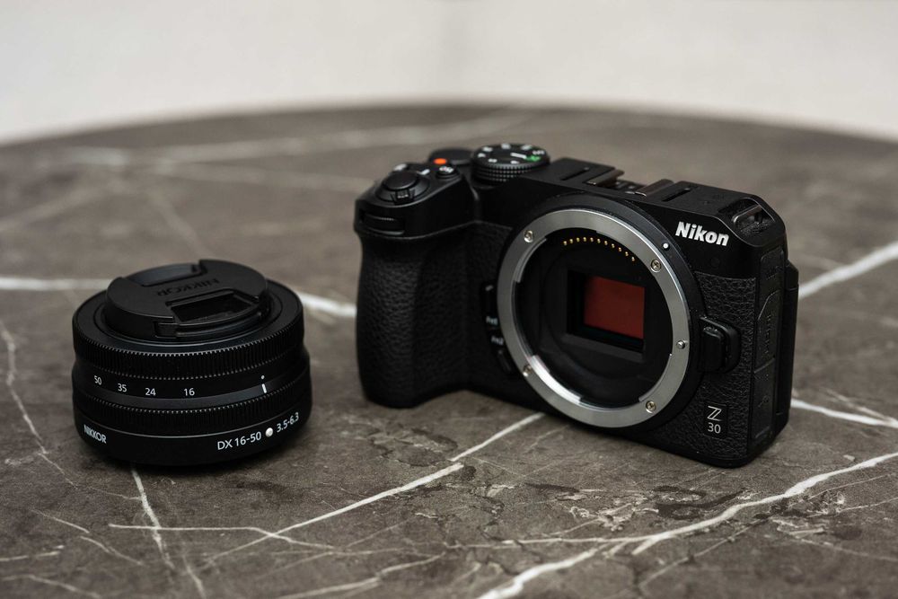 фотоапарат Nikon Z30 + обектив Nikon Z DX 16-50mm VR