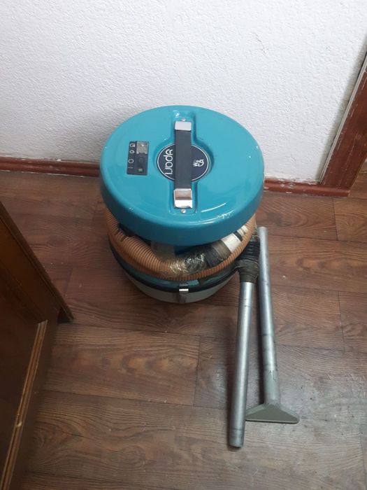 Срочно продаю пылесос "Урал" советский