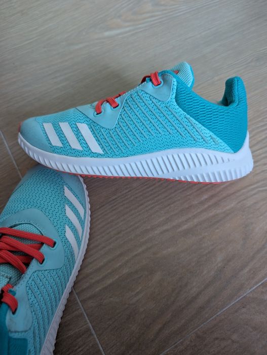 Леки и удобни детски маратонки ADIDAS 32