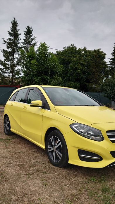 Mercedes Benz b180