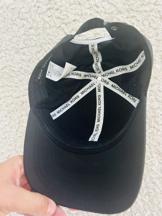 Sapca Michael Kors noua