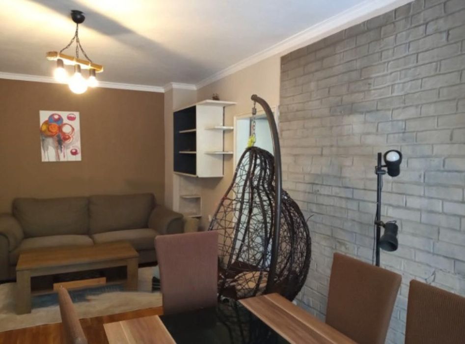 Дава се под наем Тристаен апартамент в София, Хиподрума - 80 кв.м за 650 € - Снимка #1