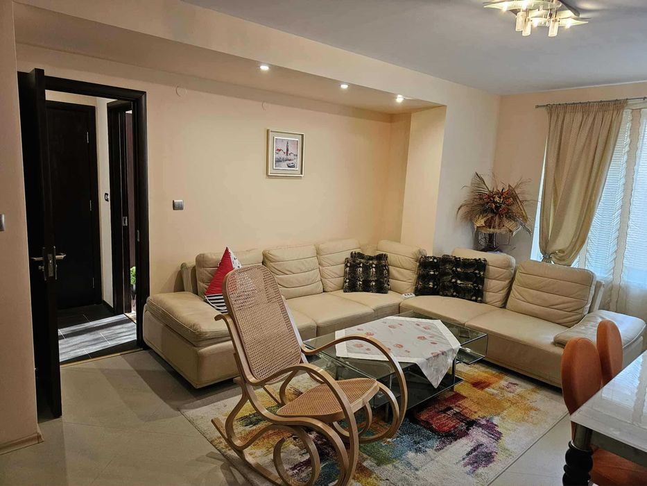 Дава се под наем Тристаен апартамент в Варна, Червен площад - 100 кв.м за 797.64 € - Снимка #8