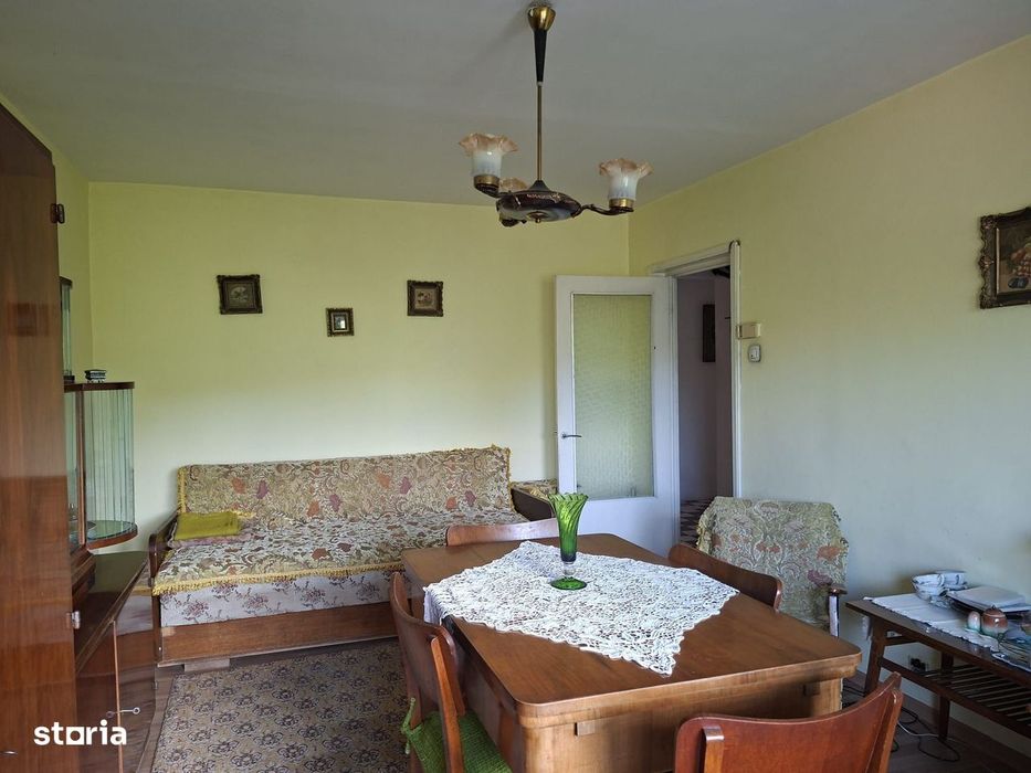 Apartament cu 4 camere de vanzare/centru Turda