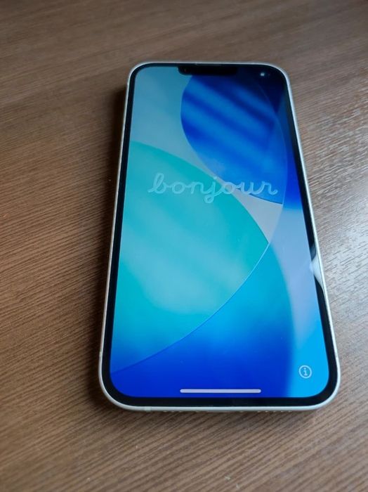 Iphone 13 бял 128 GB