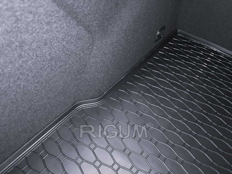 Гумени стелки или багажник SKODA Superb от 2024 г.