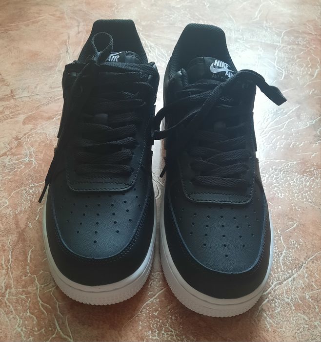 Продам кроссовки