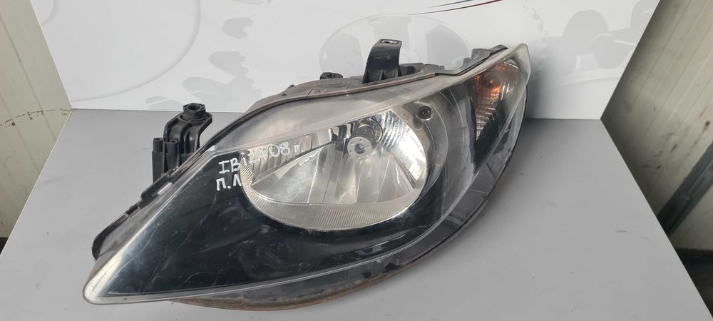 Фар Seat Ibiza 2009г